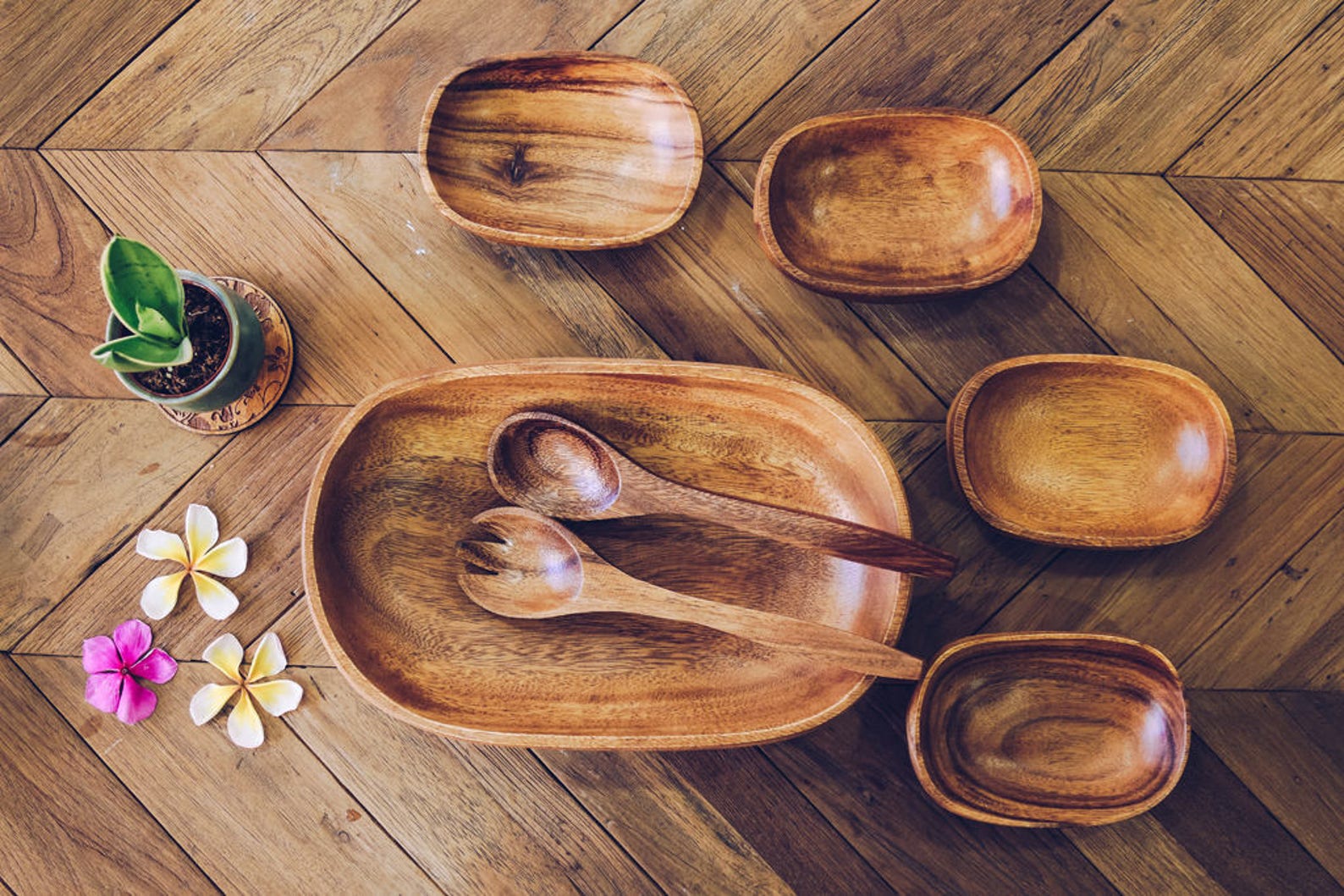 532732837-img-1 Acacia Wood Set of 7 | Oval design | Mother bowl with 4 servers and utensils | Handmade bowls | Salad Bowl Set | Pasta Bowl | Serving Bowls