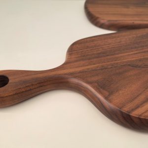 Solid Walnut Wood Cutting Board – Handcrafted Serving Board with Handle, Smooth Hand-Finished Grain, Chopping Board or Serving Tray